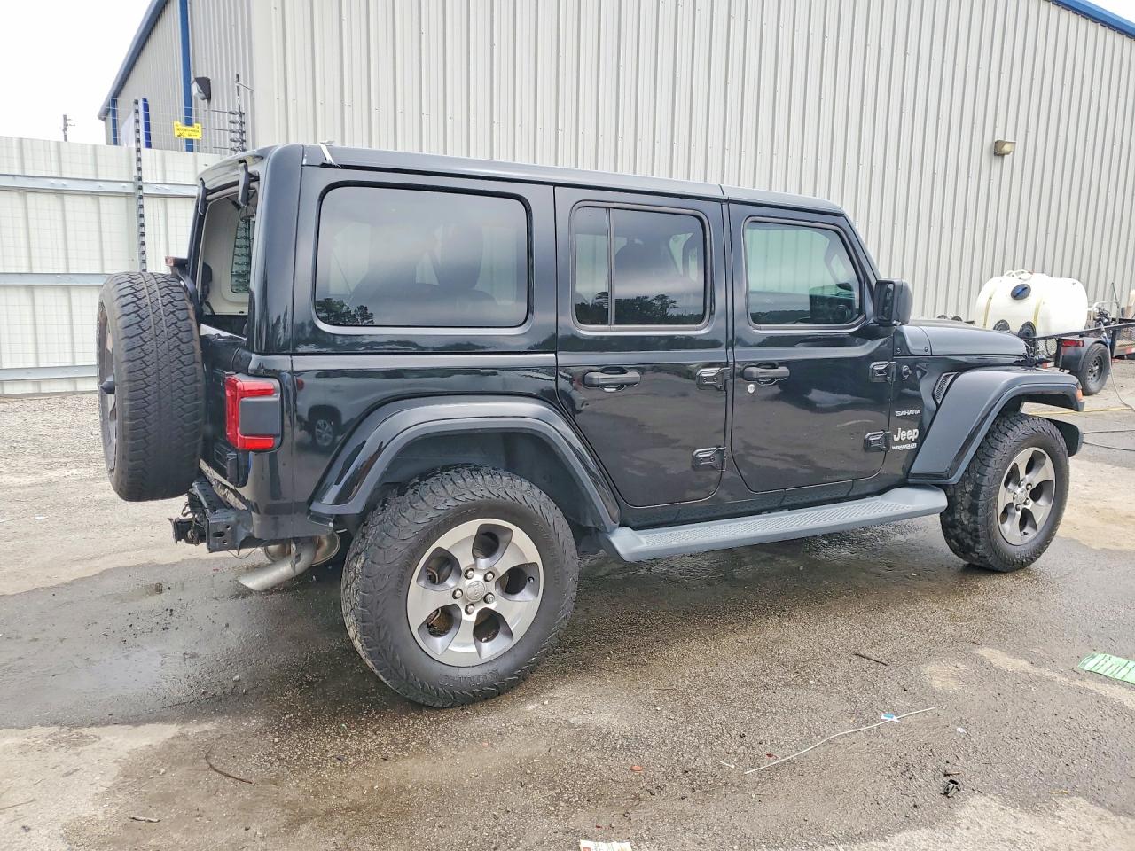 2018 JEEP WRANGLER UNLIMITED SAHARA photo 3