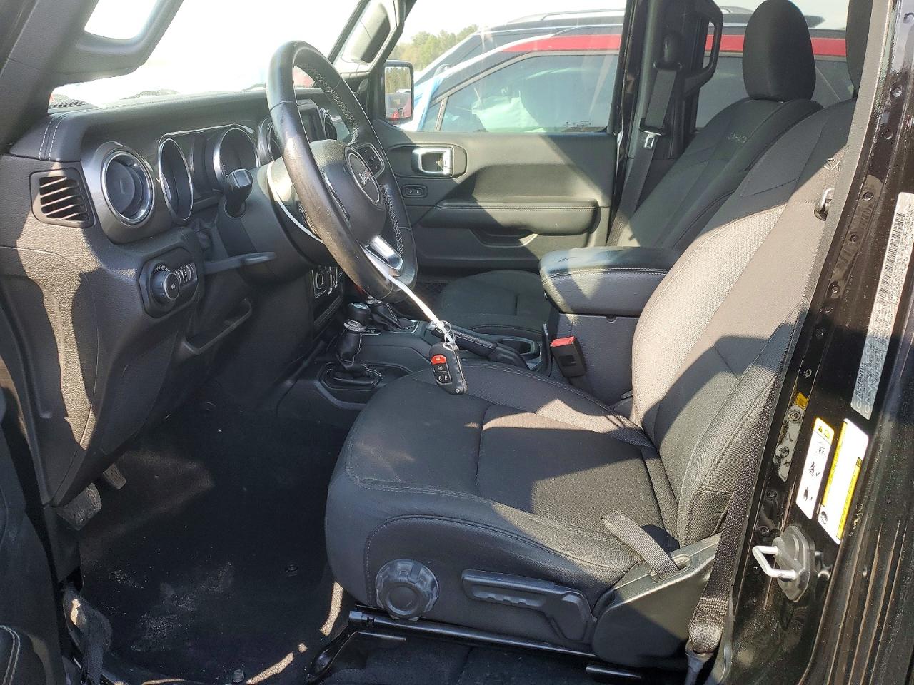 2018 JEEP WRANGLER UNLIMITED SAHARA photo 7