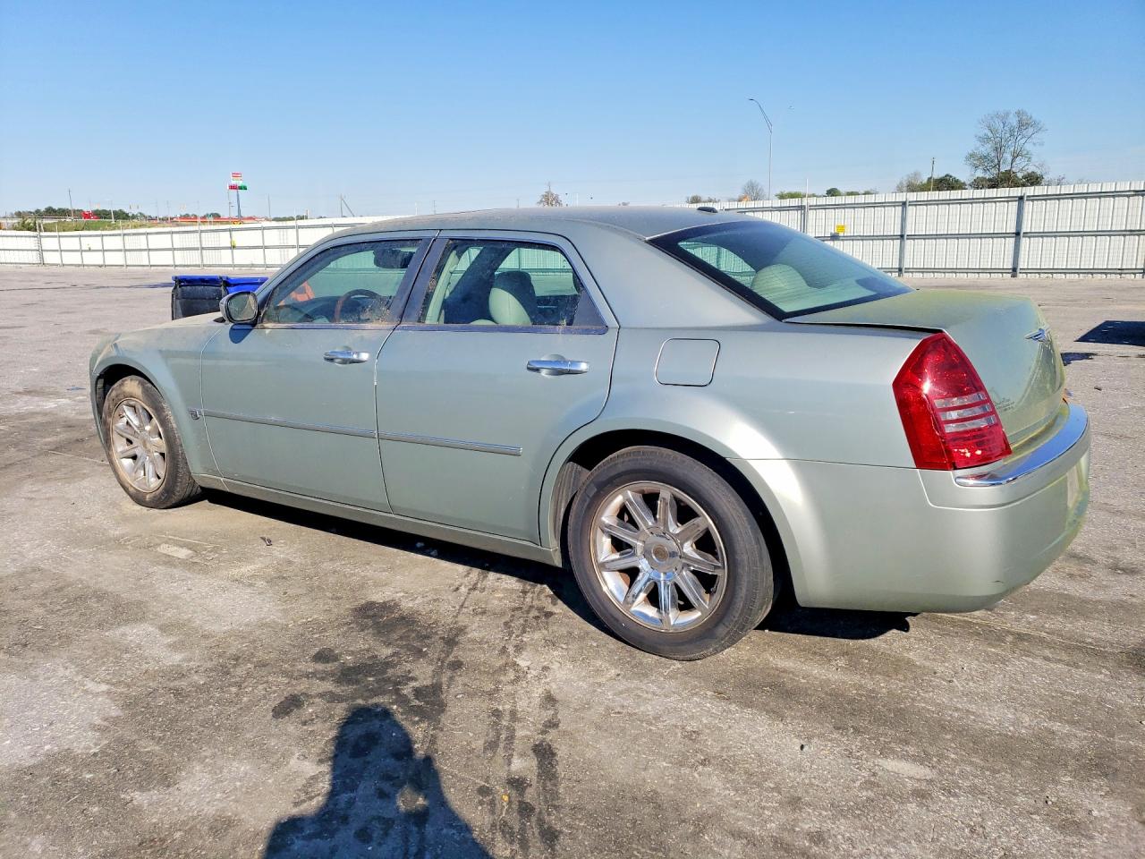 2006 CHRYSLER 300C photo 3