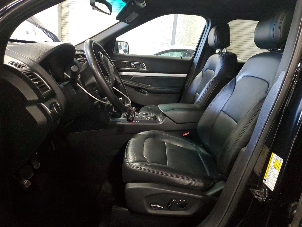 2017 FORD EXPLORER XLT photo 13