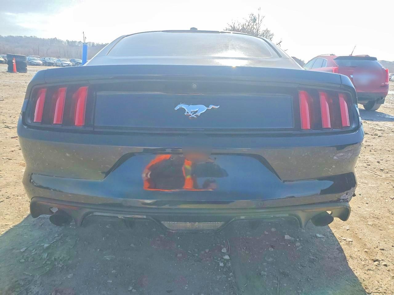 2017 FORD MUSTANG photo 16