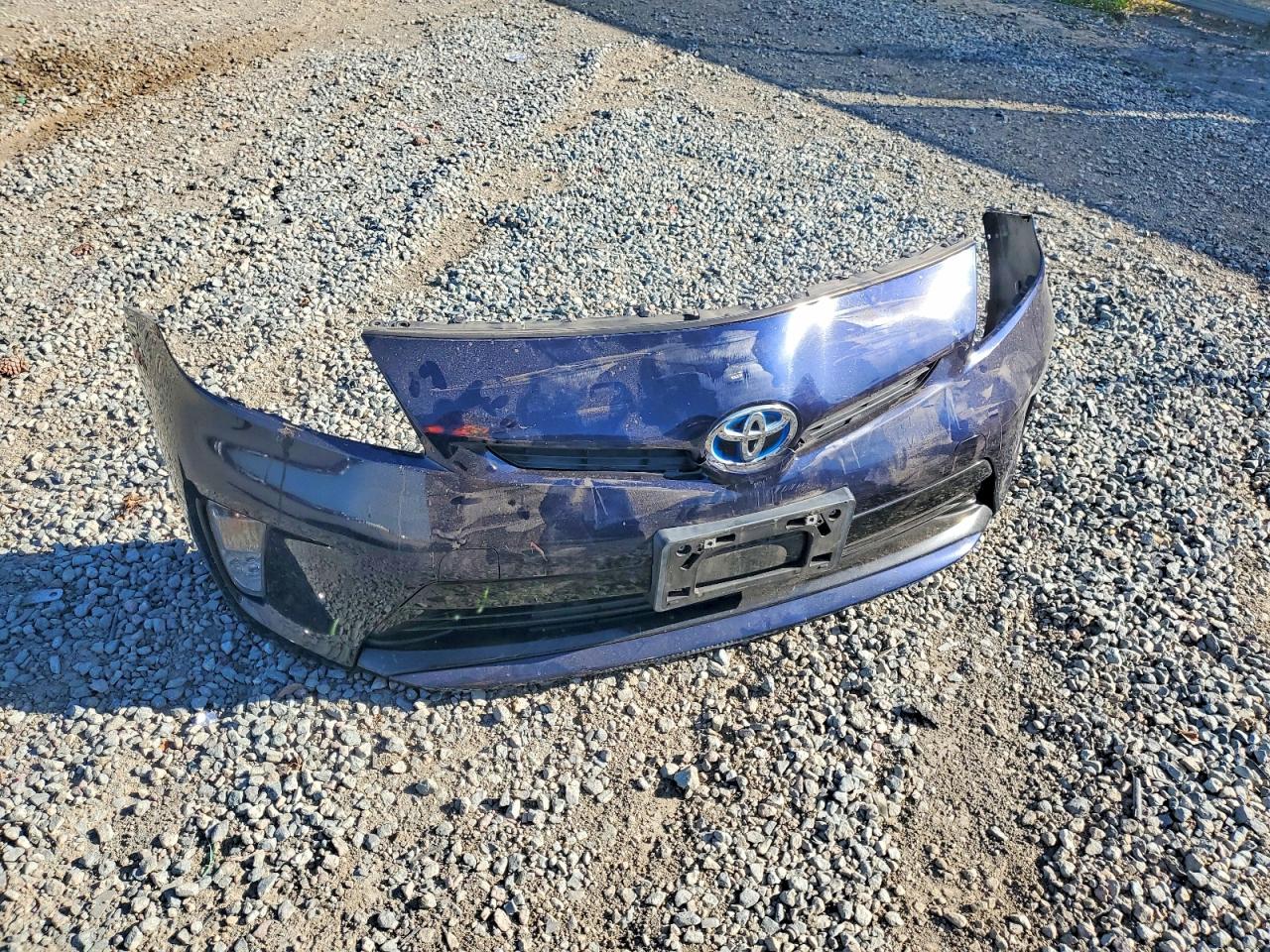 2015 TOYOTA PRIUS THREE photo 34