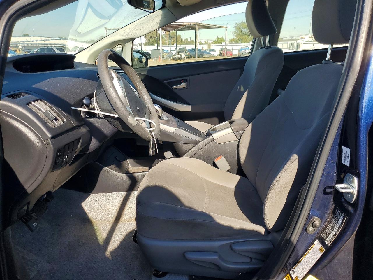 2015 TOYOTA PRIUS THREE photo 19