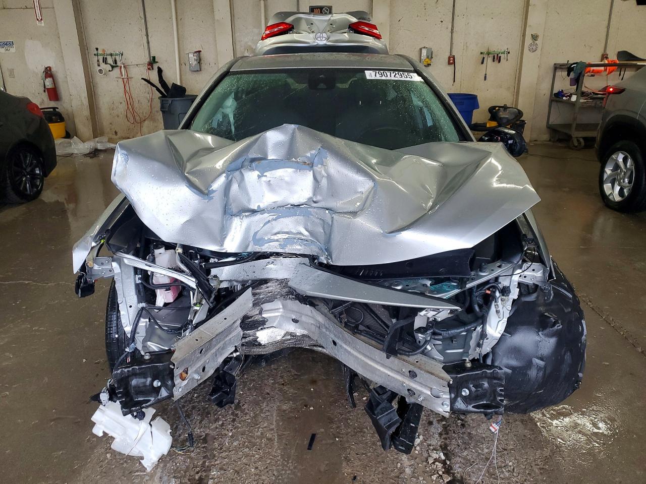 2019 TOYOTA CAMRY LE photo 9