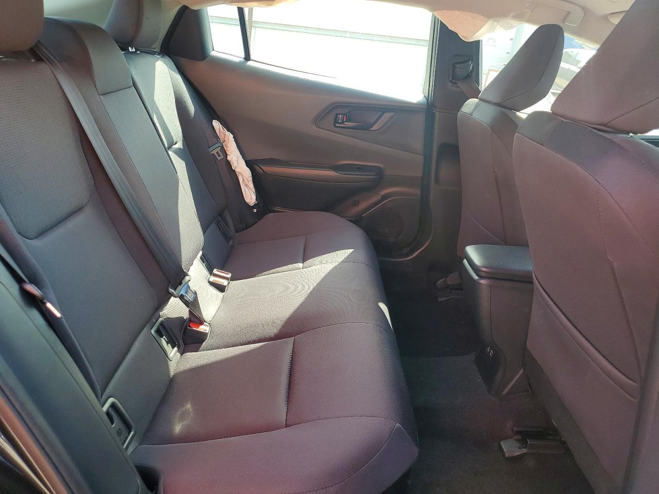 2025 TOYOTA PRIUS LE photo 10