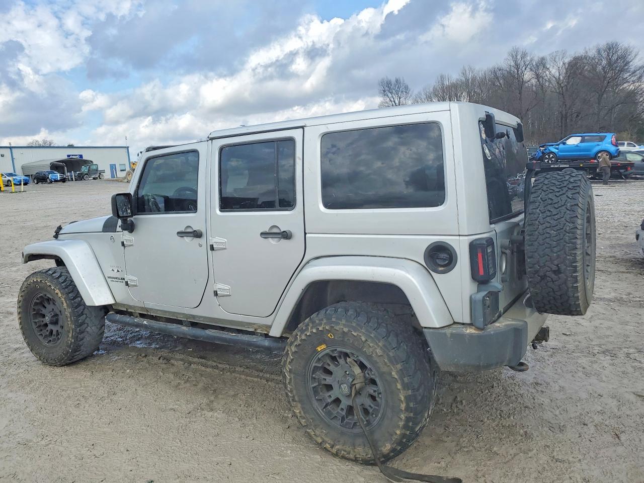 2011 JEEP WRANGLER UNLIMITED SAHARA photo 3