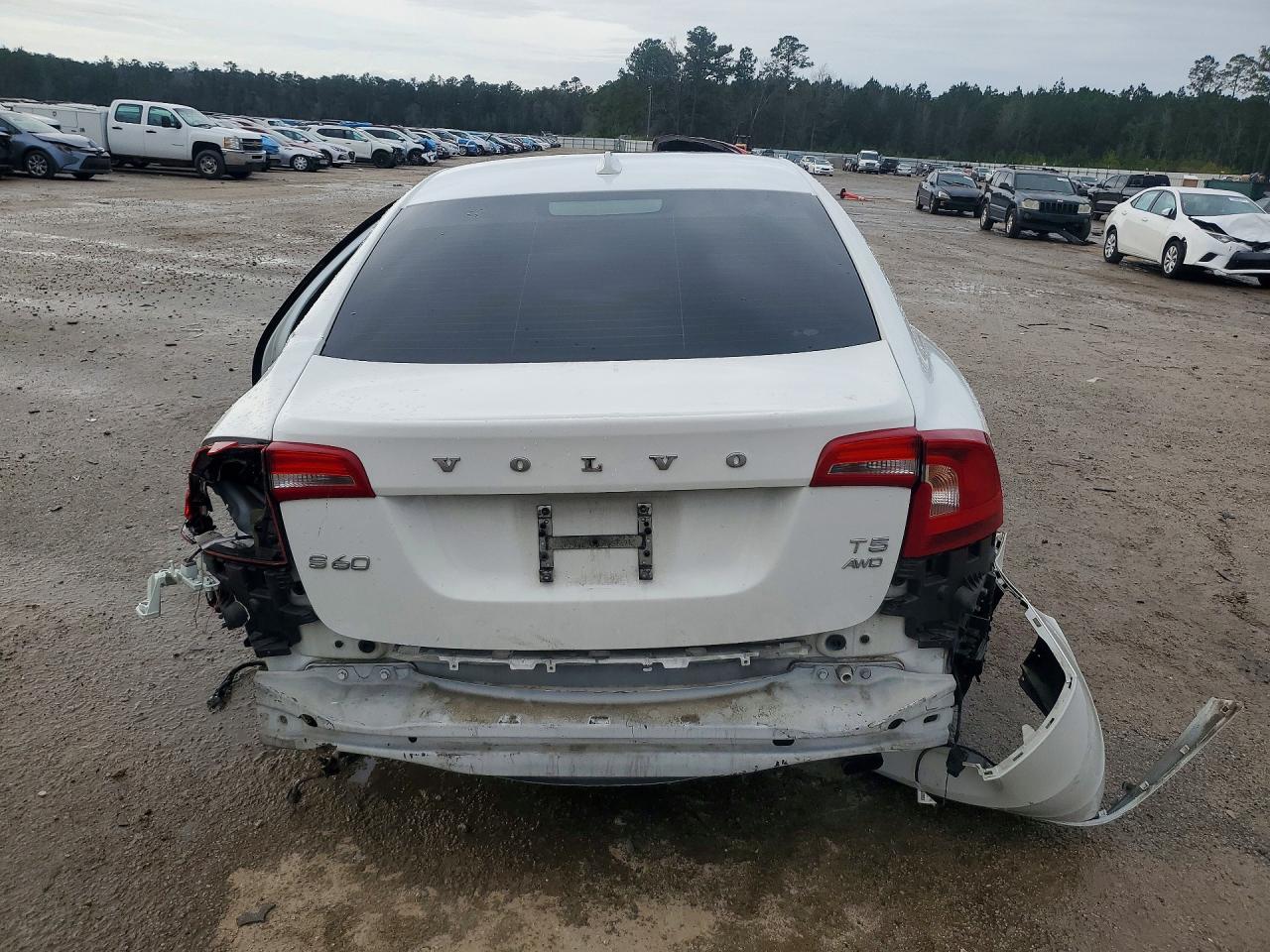 2016 VOLVO S60 PREMIER photo 6