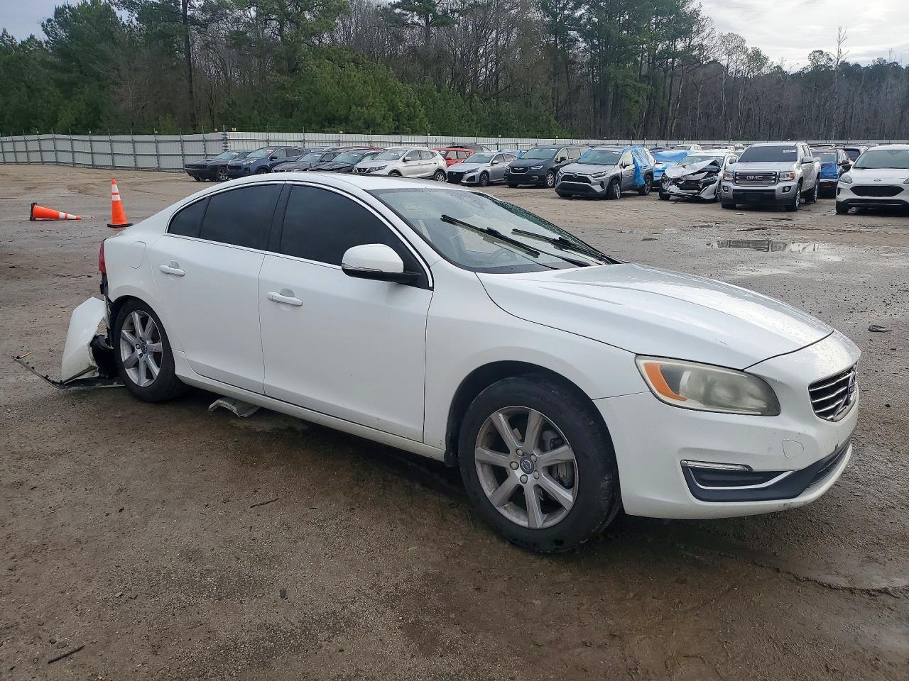 2016 VOLVO S60 PREMIER photo 4