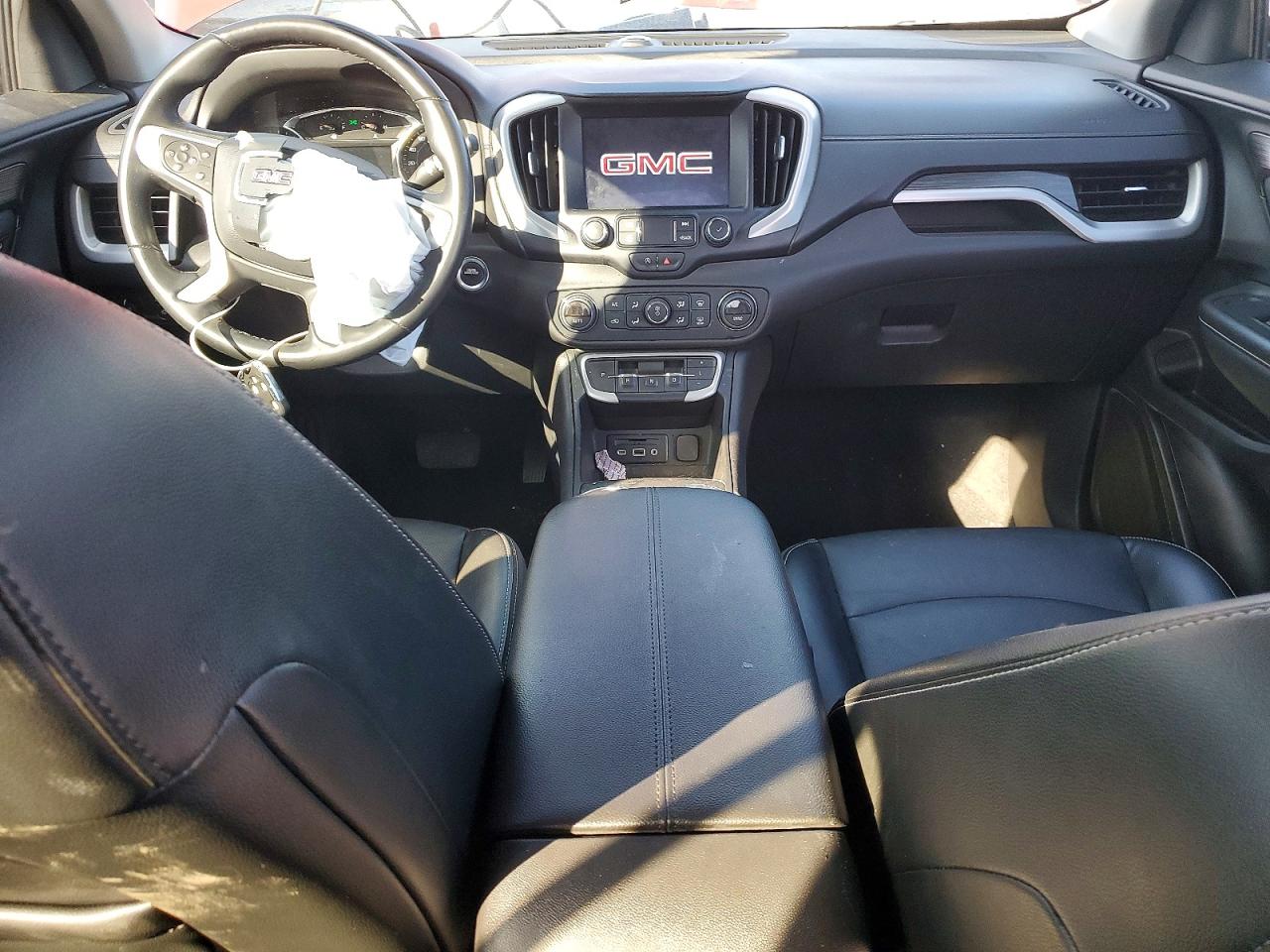 2024 GMC TERRAIN SLT photo 15