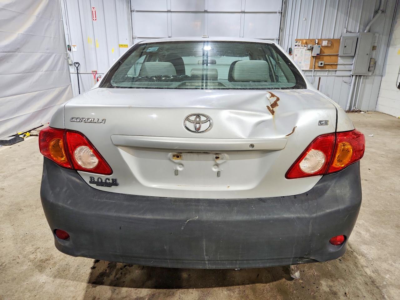 2010 TOYOTA COROLLA LE photo 6