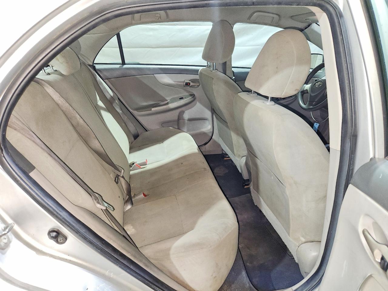 2010 TOYOTA COROLLA LE photo 10