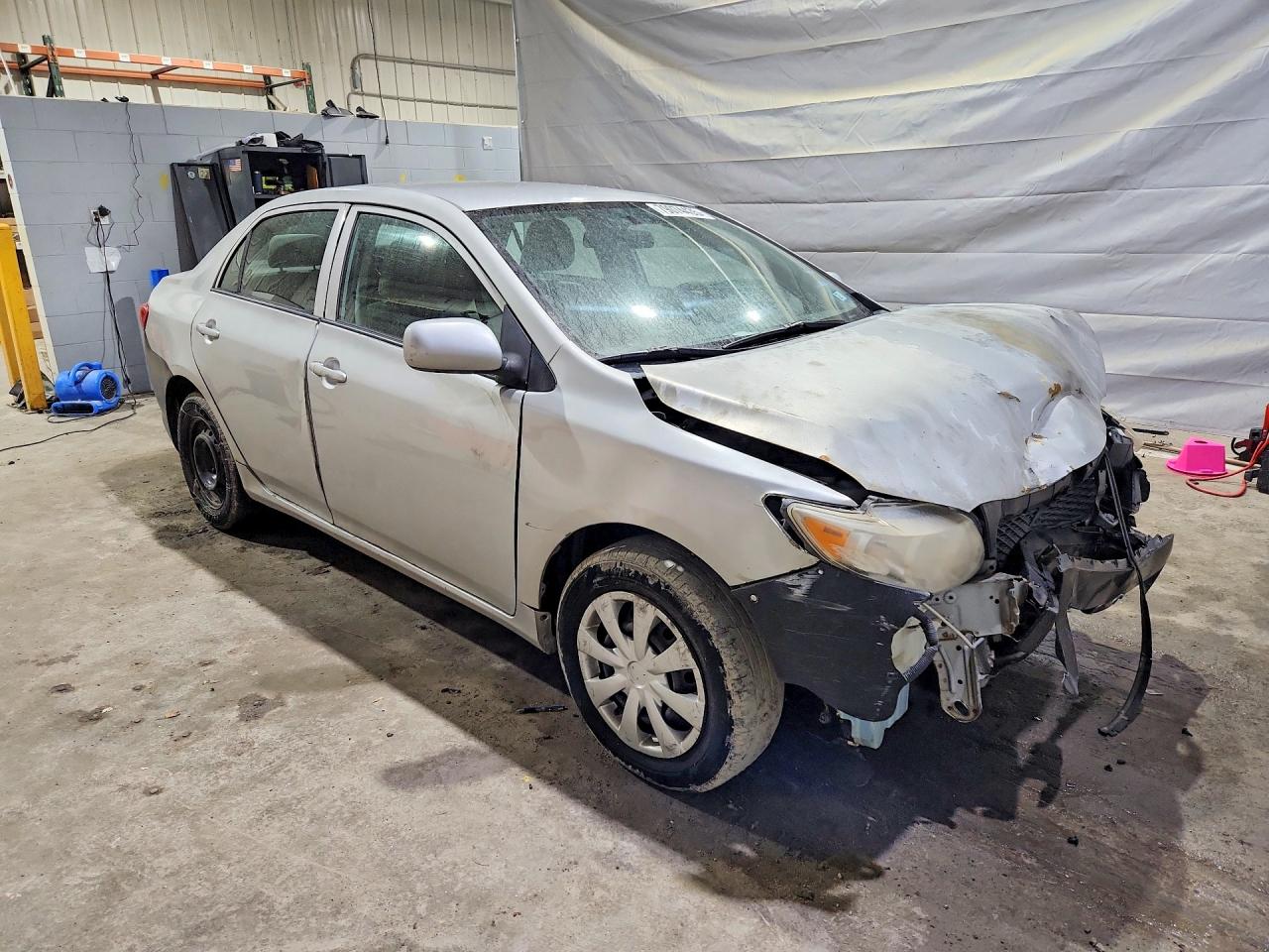 2010 TOYOTA COROLLA LE photo 4
