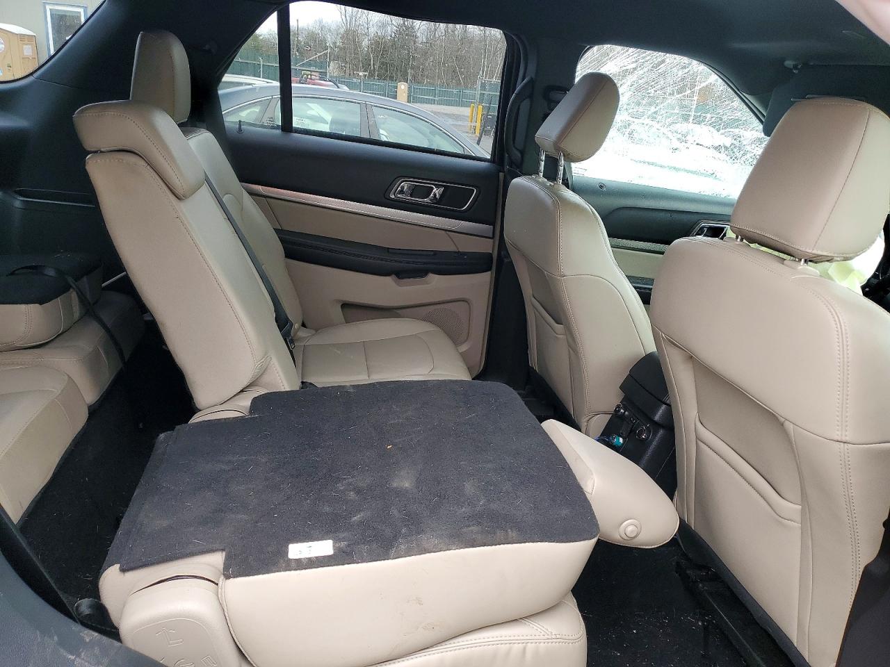 2019 FORD EXPLORER XLT photo 11