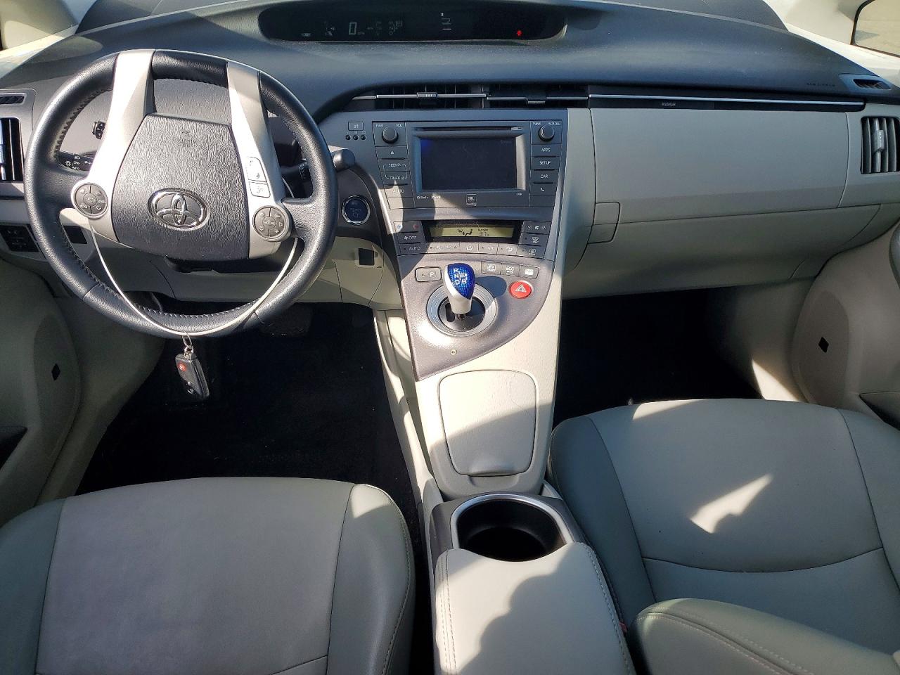 2013 TOYOTA PRIUS BASE photo 8