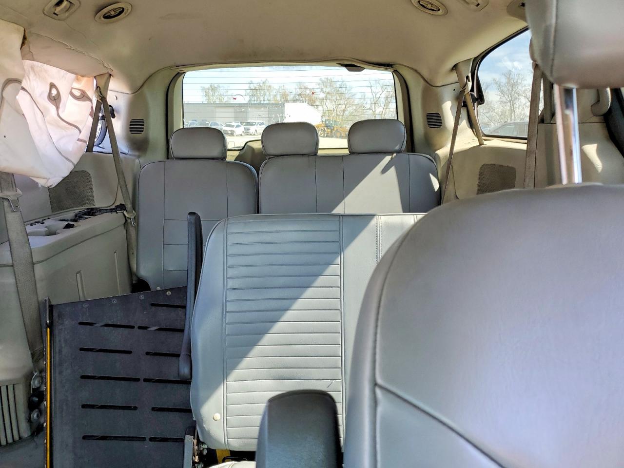 2015 DODGE GRAND CARAVAN photo 10