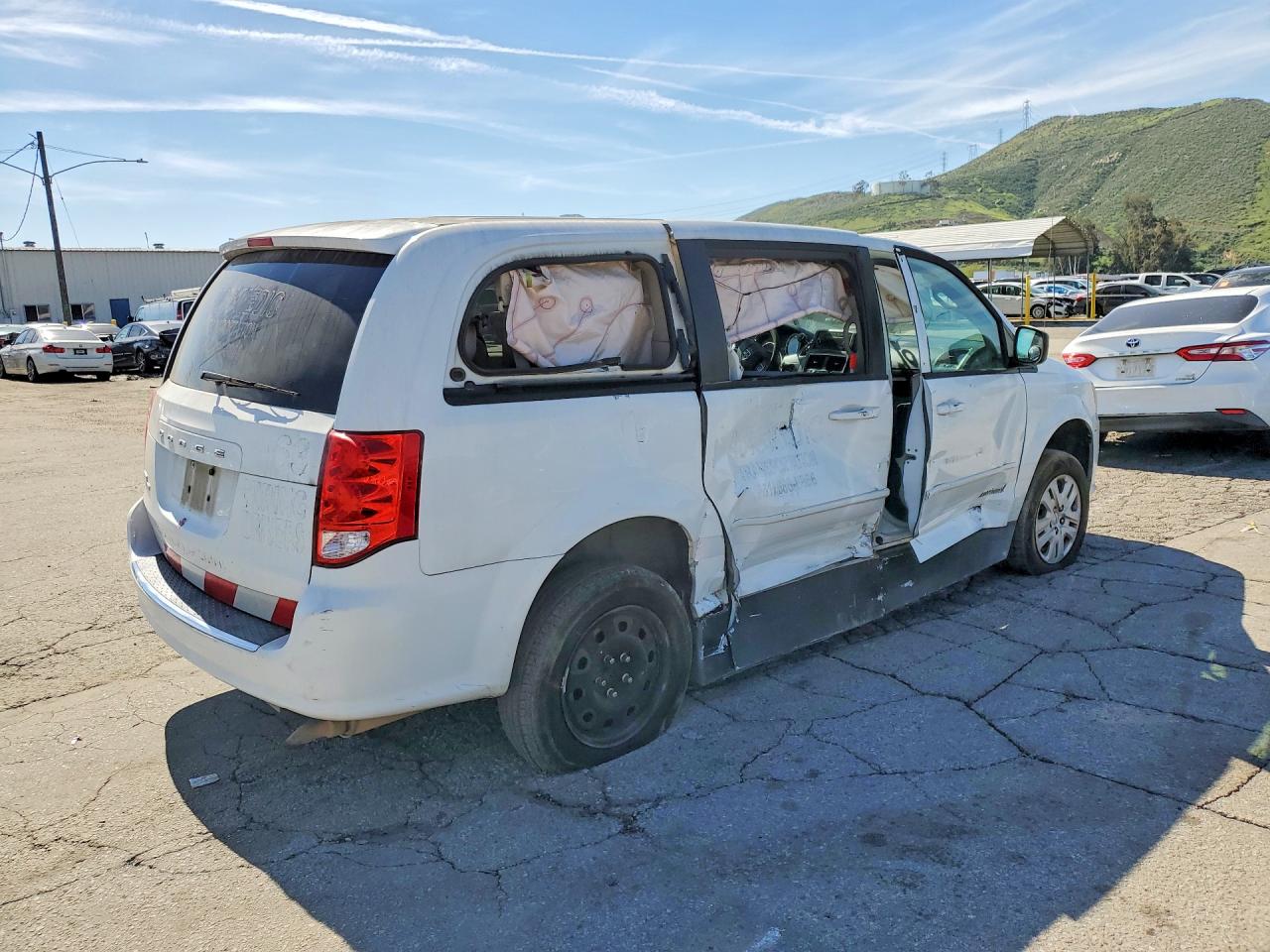2015 DODGE GRAND CARAVAN photo 3