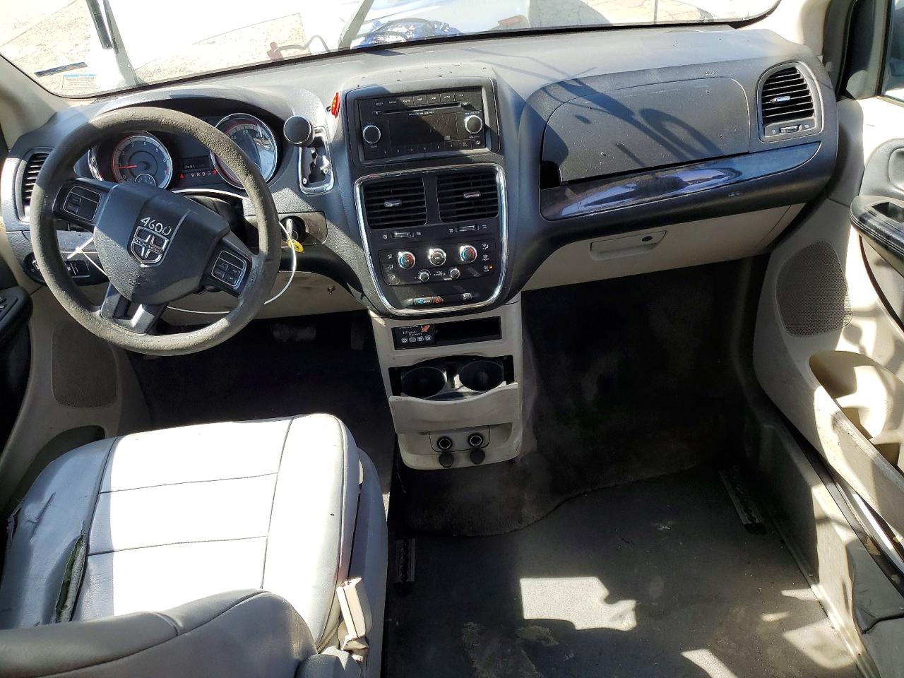 2015 DODGE GRAND CARAVAN photo 8