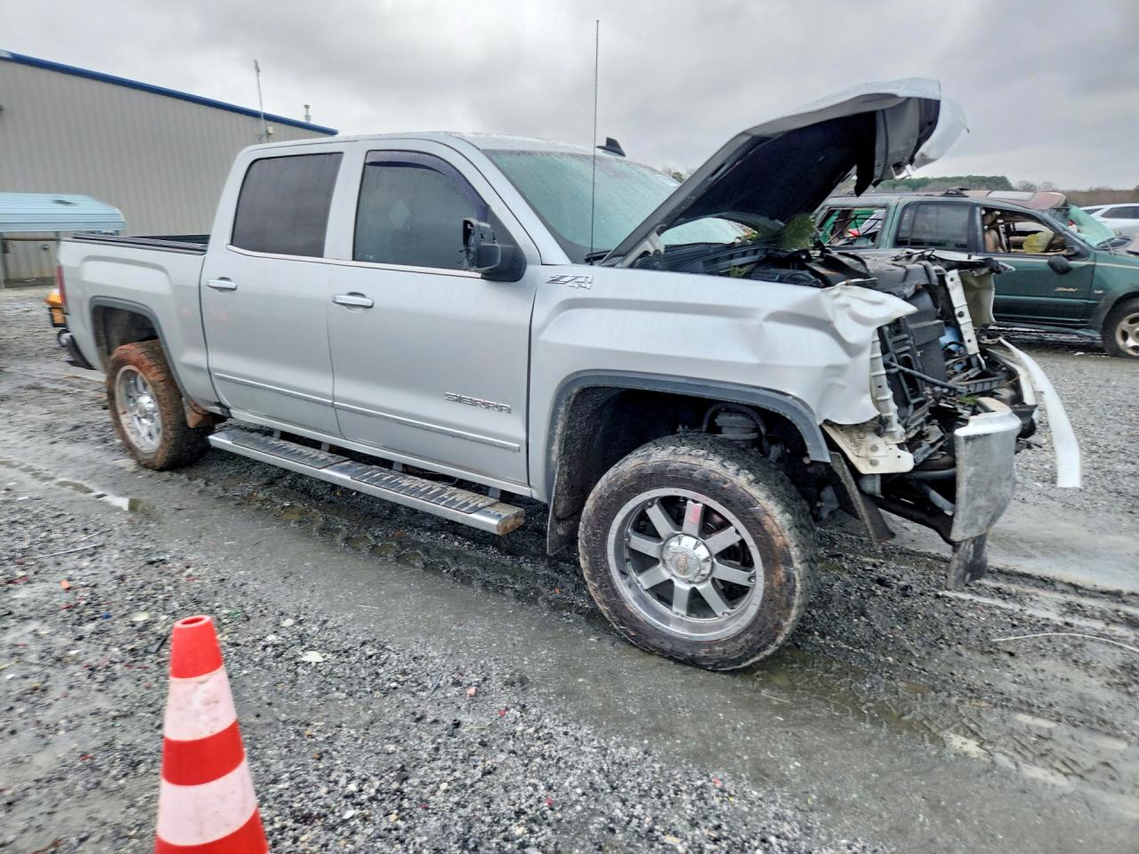 2017 GMC SIERRA K1500 SLT photo 4
