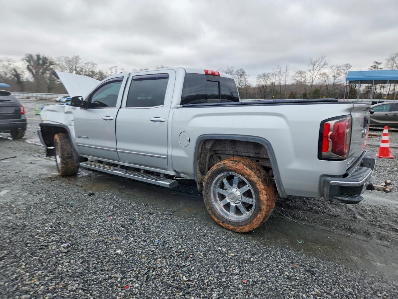2017 GMC SIERRA K1500 SLT photo 2
