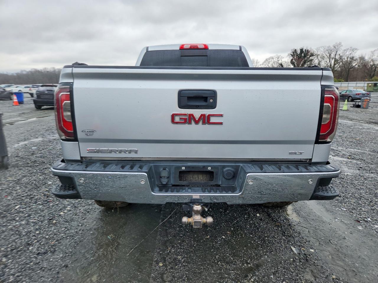 2017 GMC SIERRA K1500 SLT photo 6