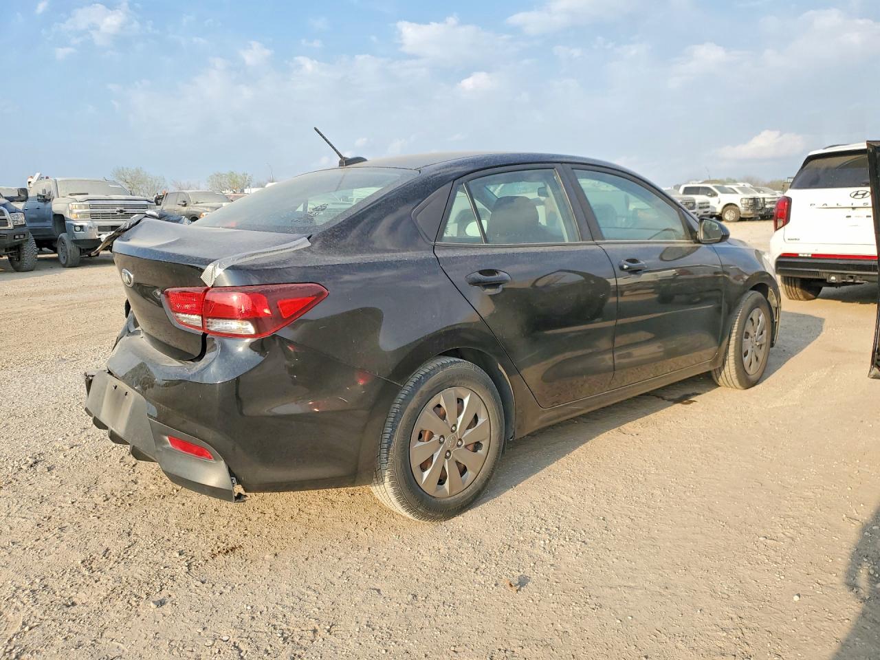 2018 KIA RIO LX photo 3