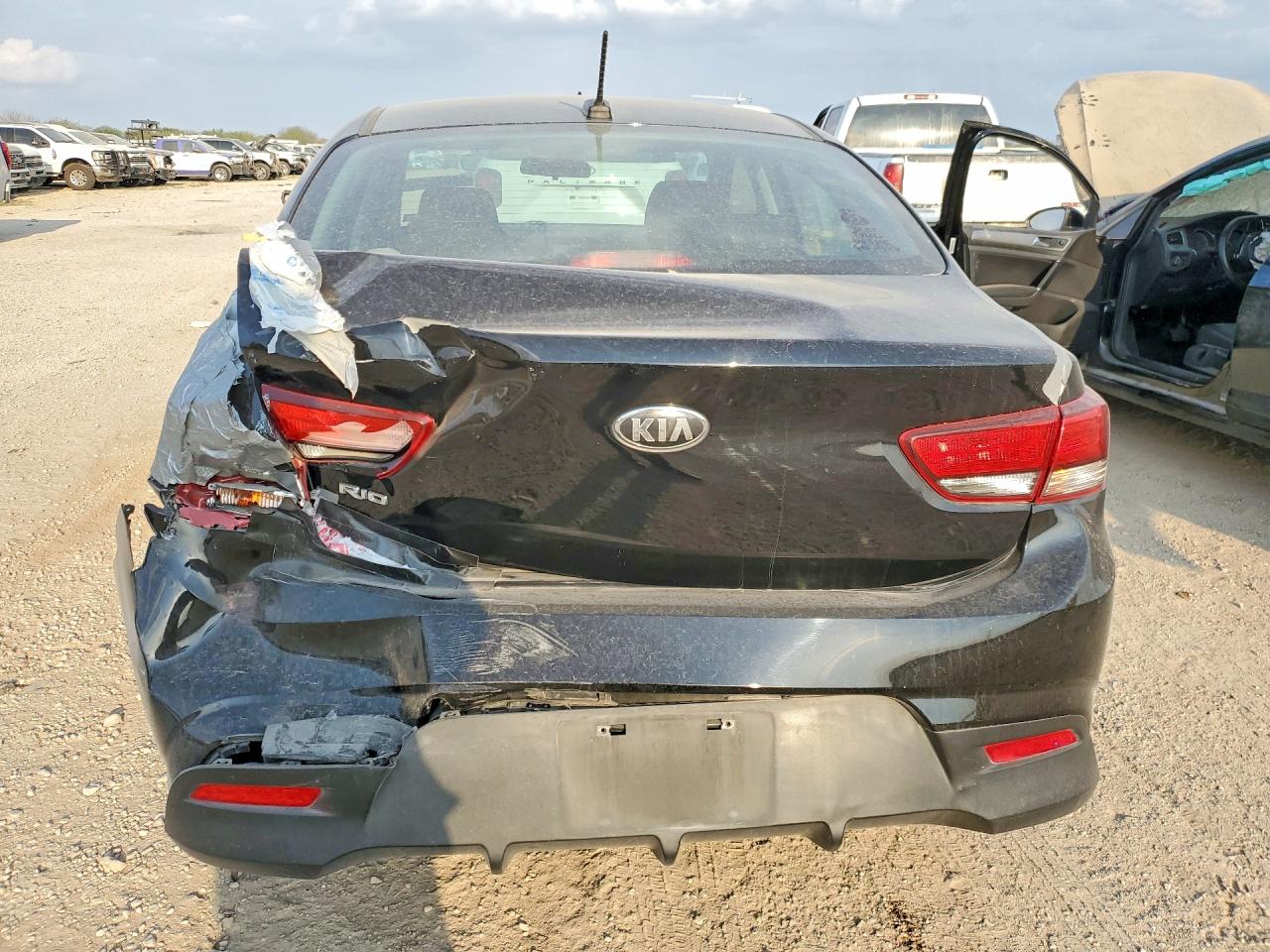 2018 KIA RIO LX photo 6