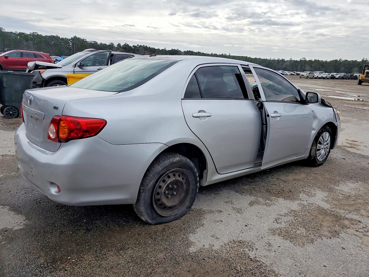 2010 TOYOTA COROLLA LE photo 3