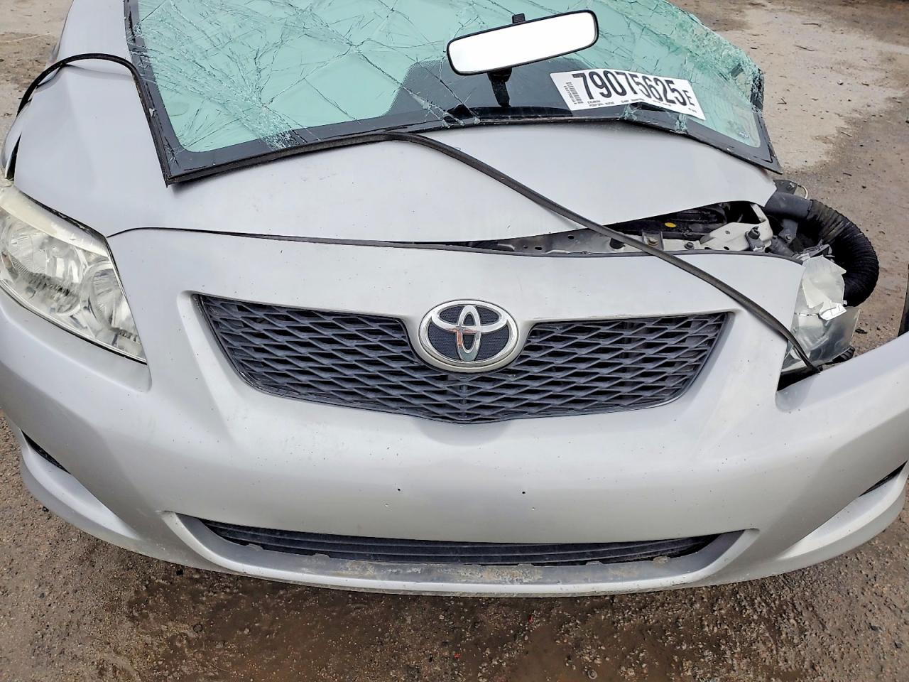 2010 TOYOTA COROLLA LE photo 11