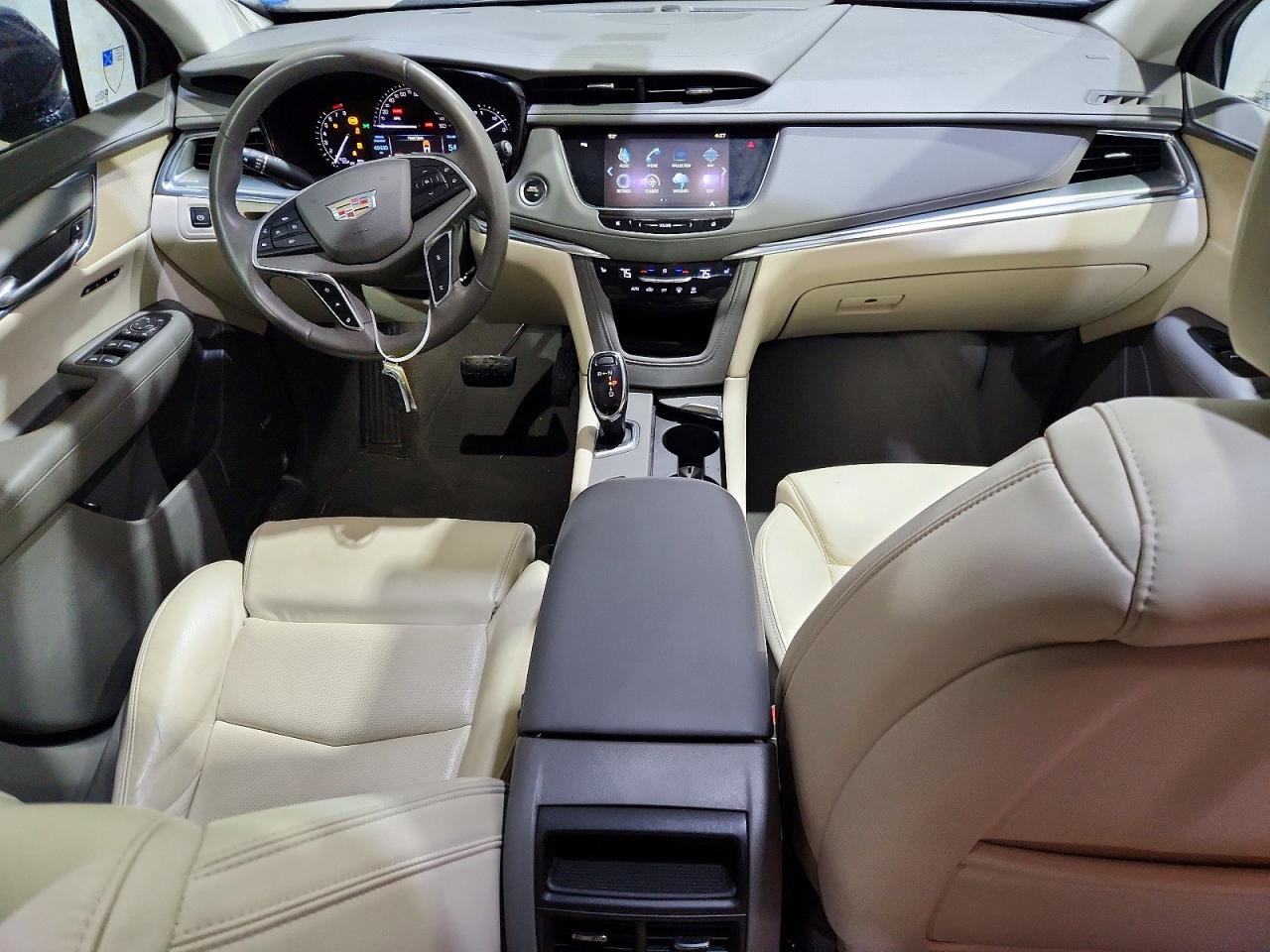 2017 CADILLAC XT5 LUXURY photo 8