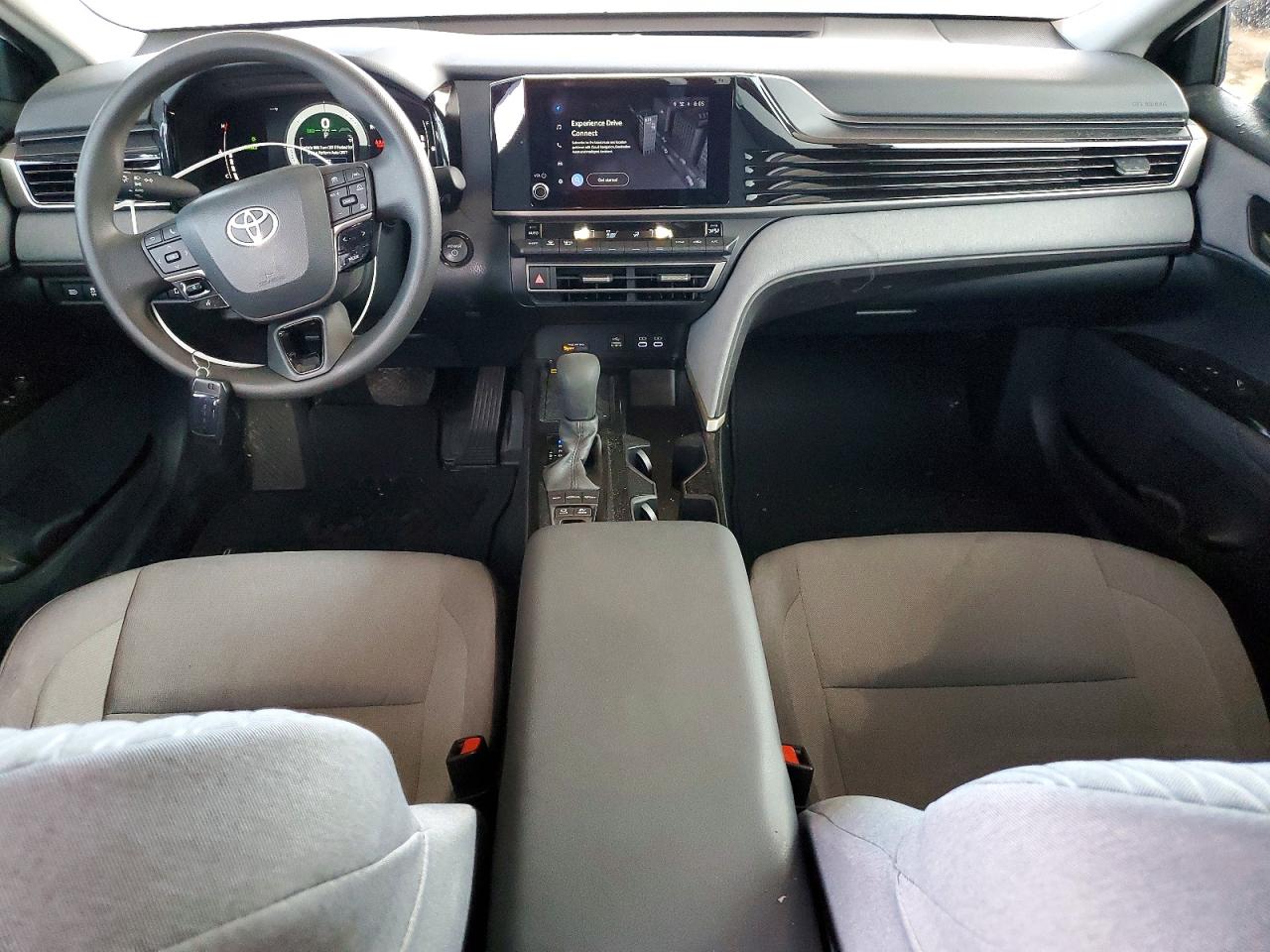 2025 TOYOTA CAMRY LE photo 15