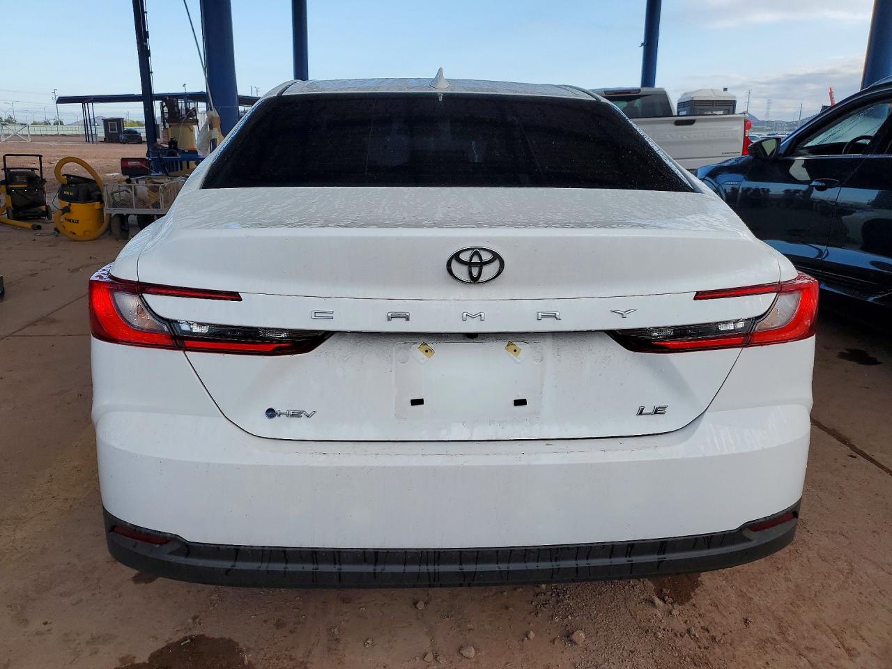 2025 TOYOTA CAMRY LE photo 11