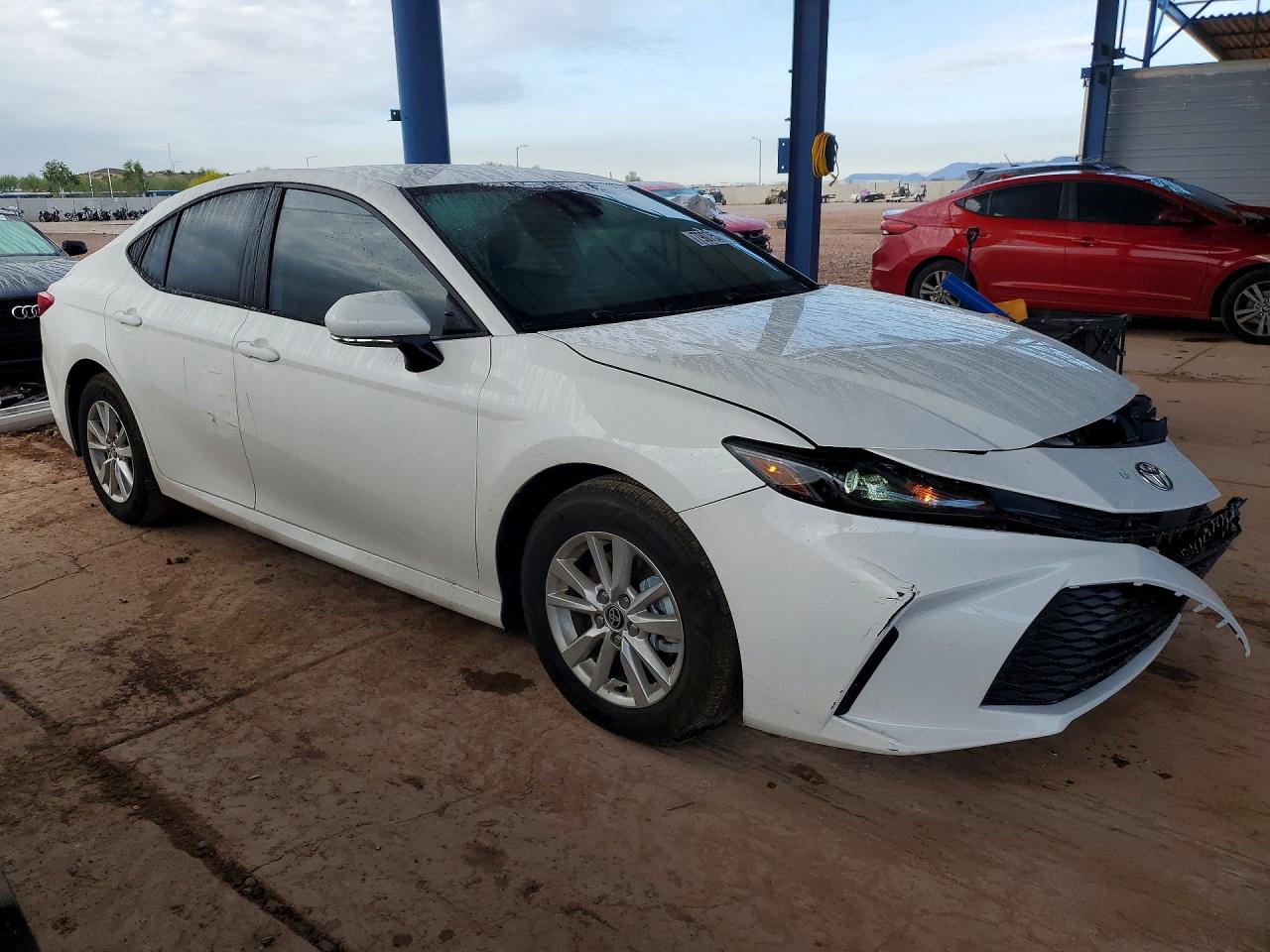 2025 TOYOTA CAMRY LE photo 7