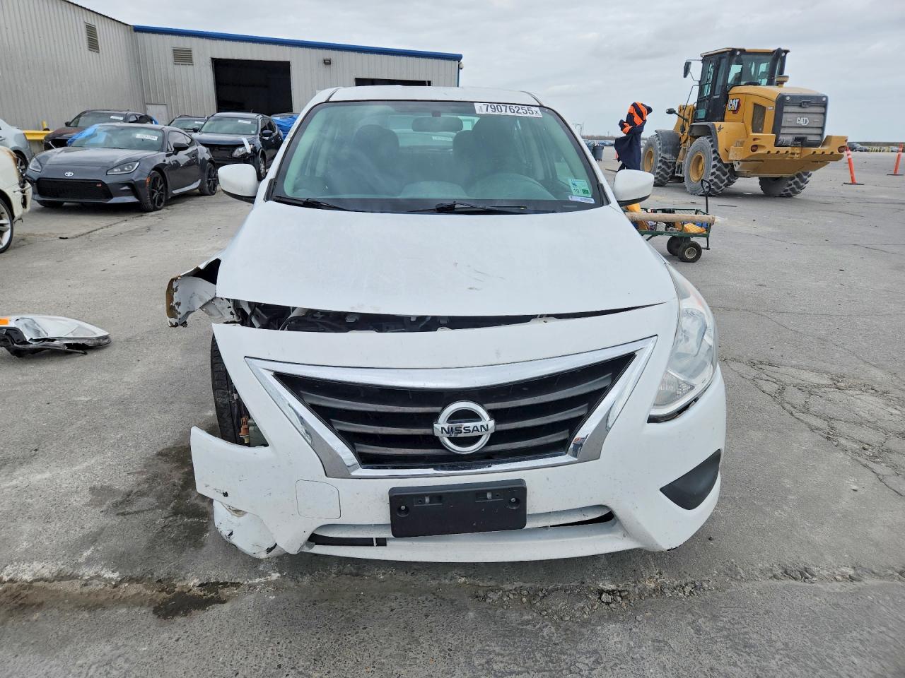2018 NISSAN VERSA SV photo 9