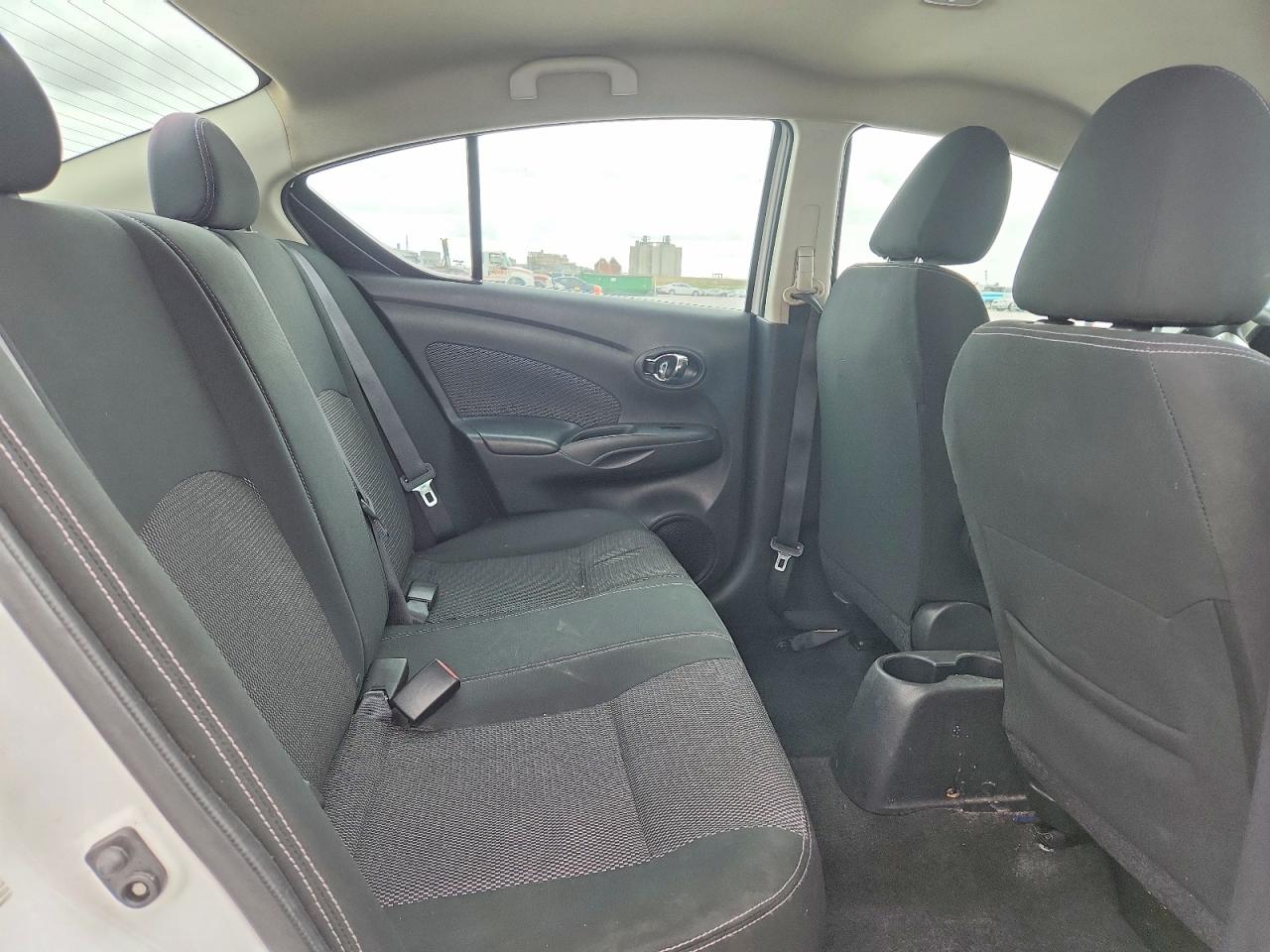 2018 NISSAN VERSA SV photo 19