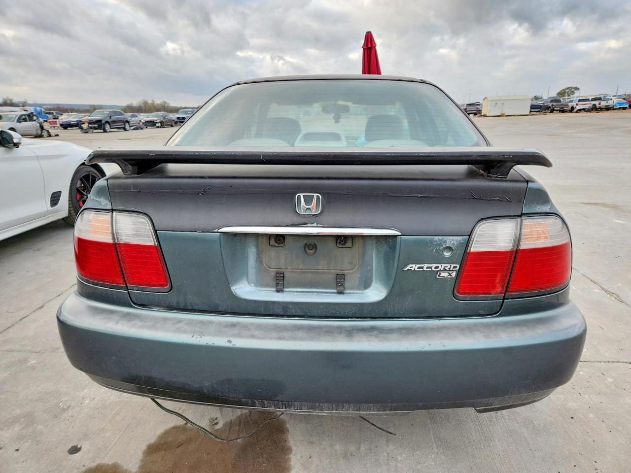 1996 HONDA ACCORD LX photo 6