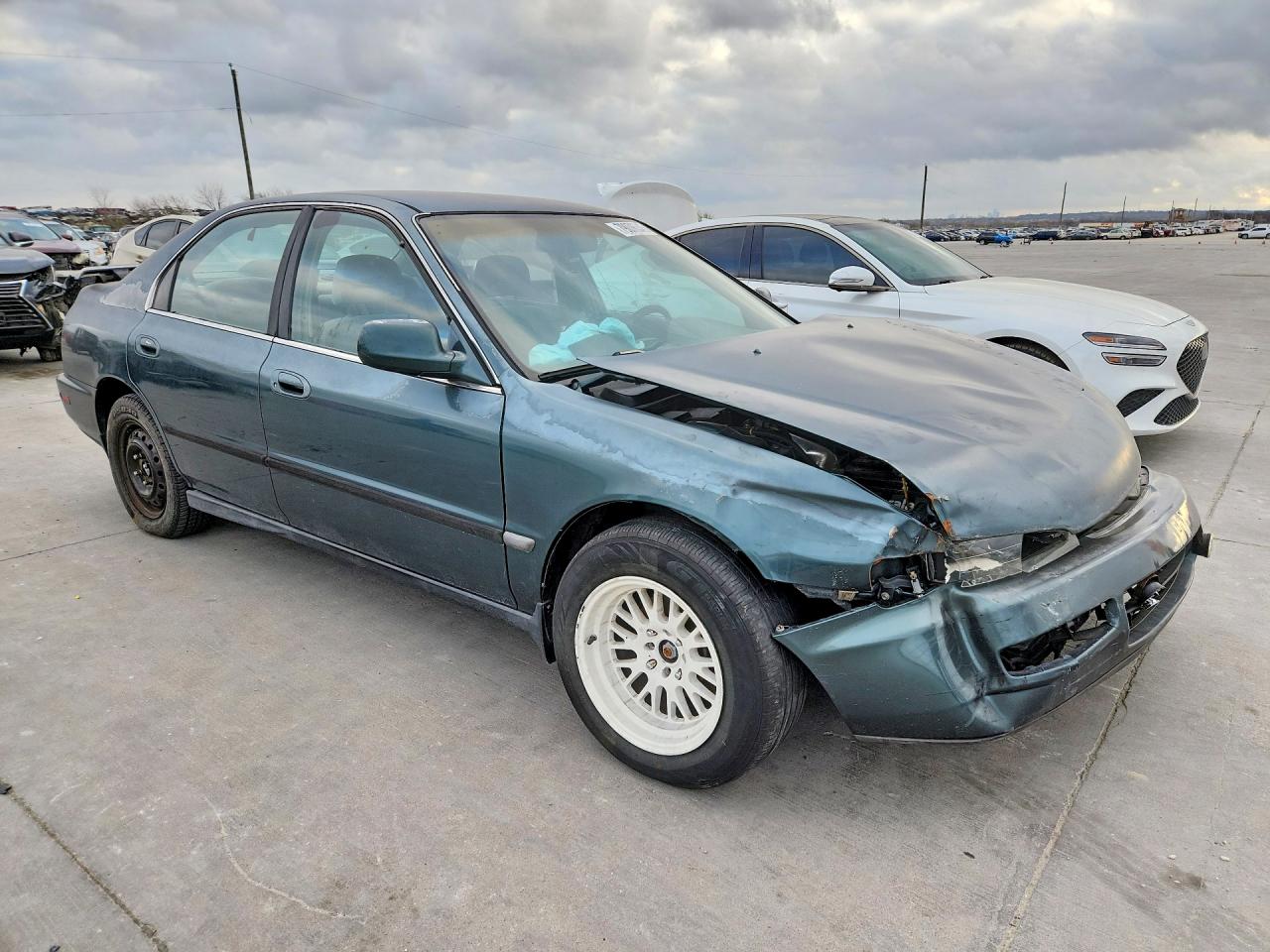 1996 HONDA ACCORD LX photo 4