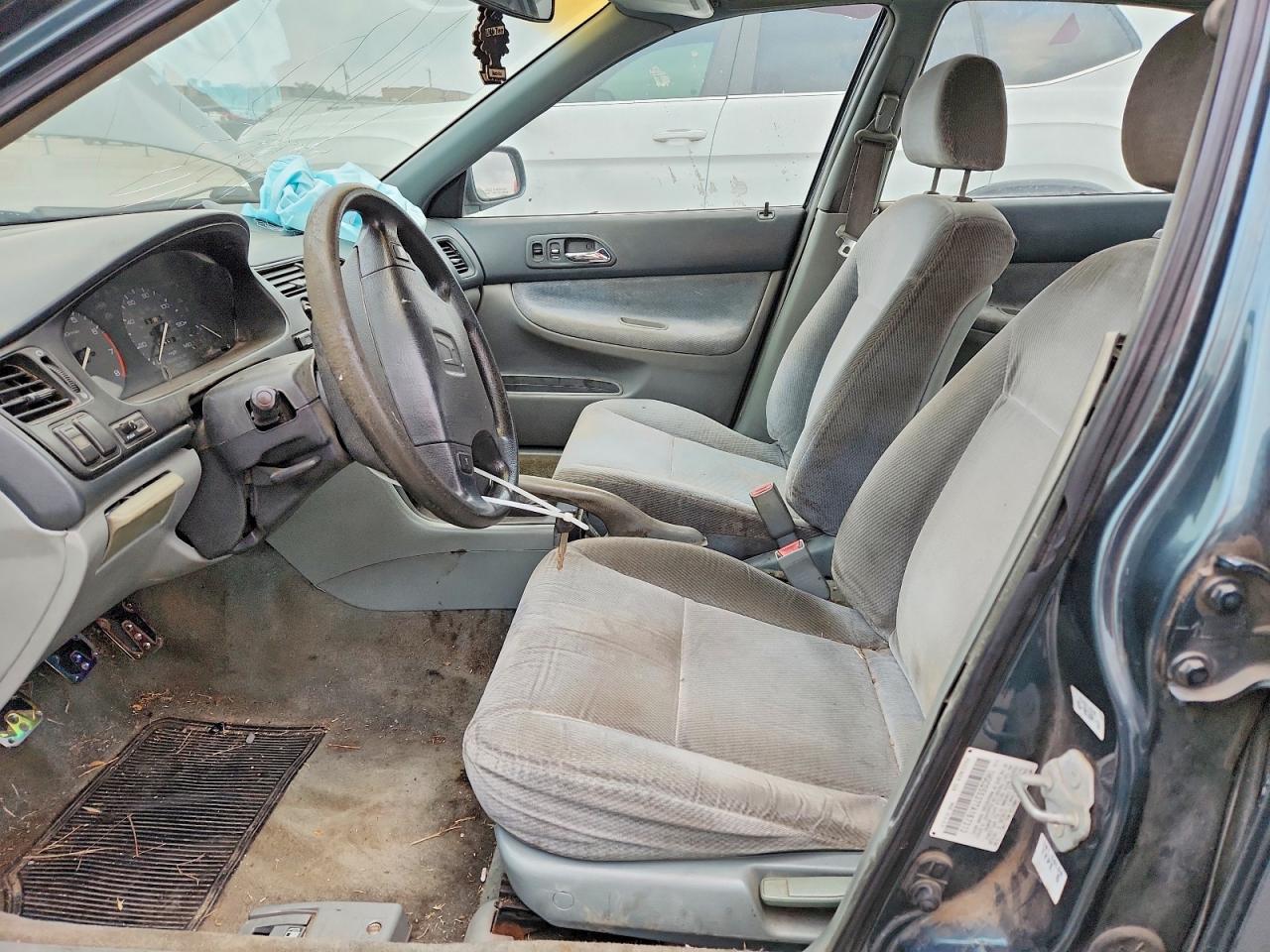 1996 HONDA ACCORD LX photo 7
