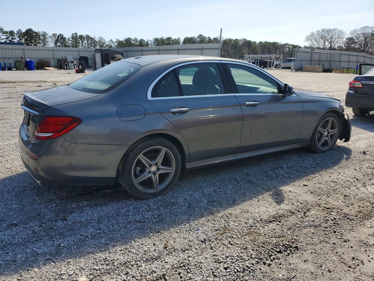 2017 MERCEDES-BENZ E 300 4MATIC photo 5