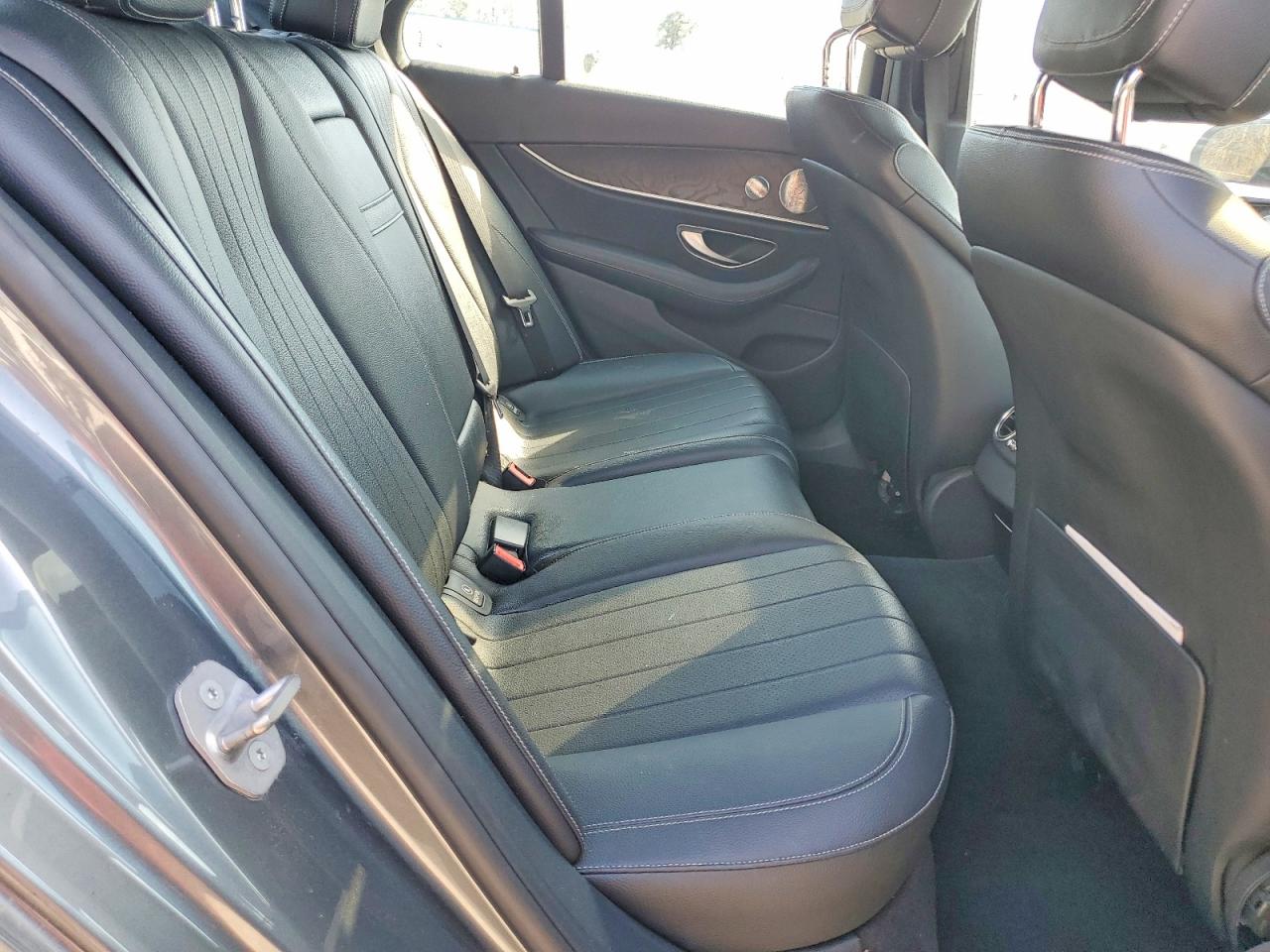 2017 MERCEDES-BENZ E 300 4MATIC photo 19