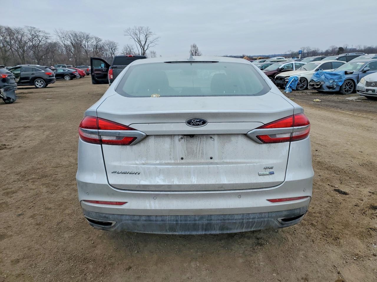 2019 FORD FUSION SE photo 6