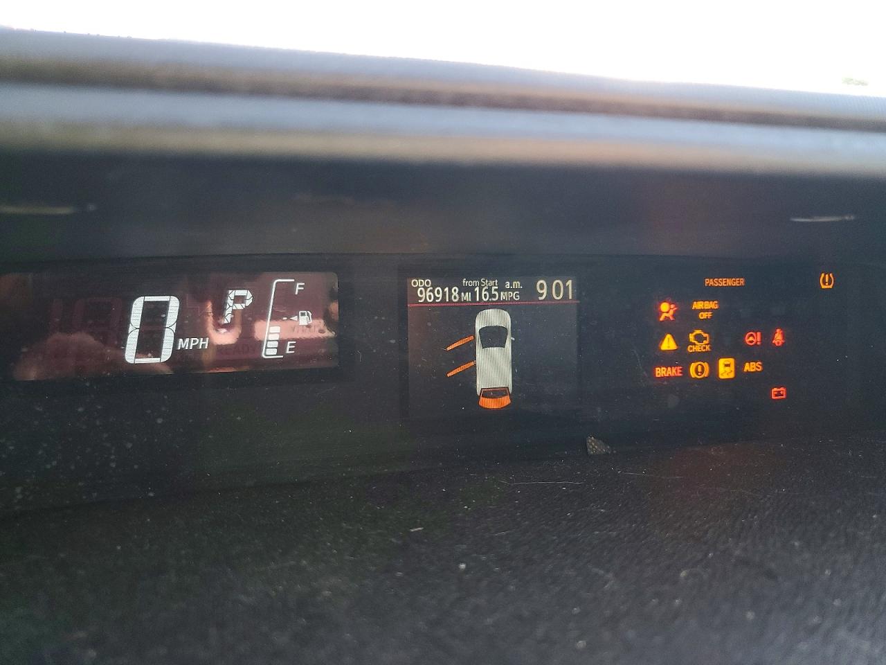 2015 TOYOTA PRIUS C TWO photo 9