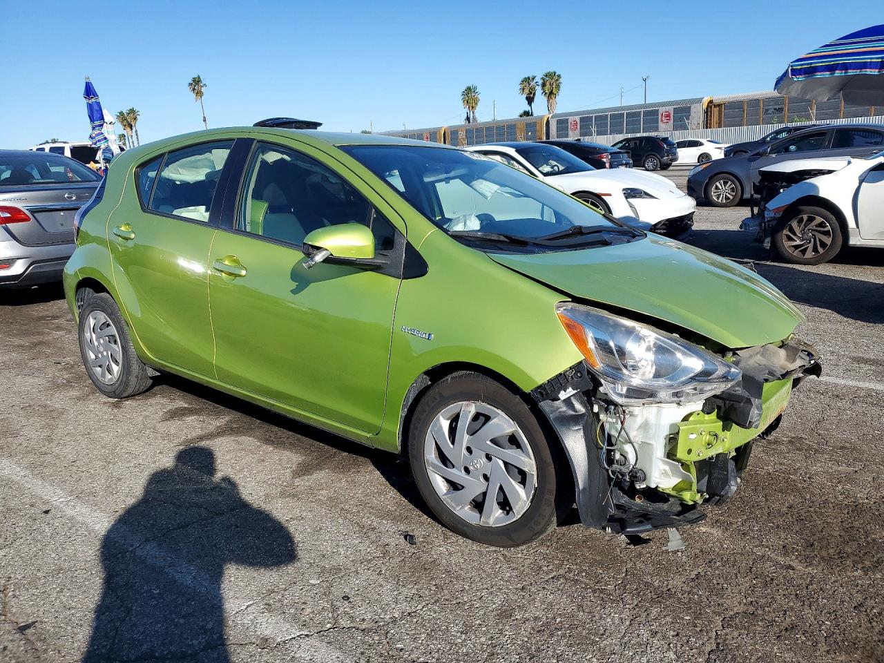2015 TOYOTA PRIUS C TWO photo 4
