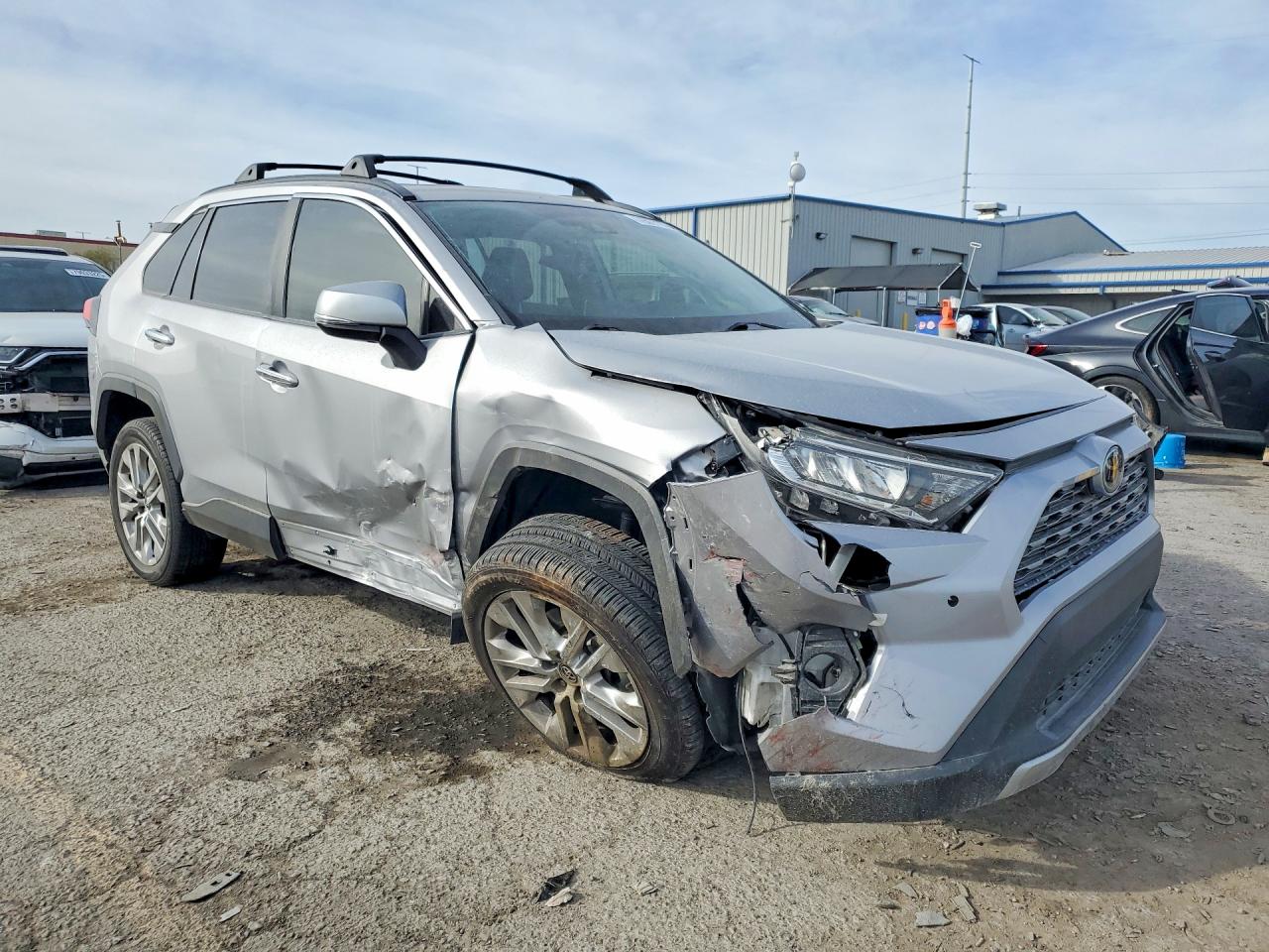 2019 TOYOTA RAV4 LIMITED photo 4