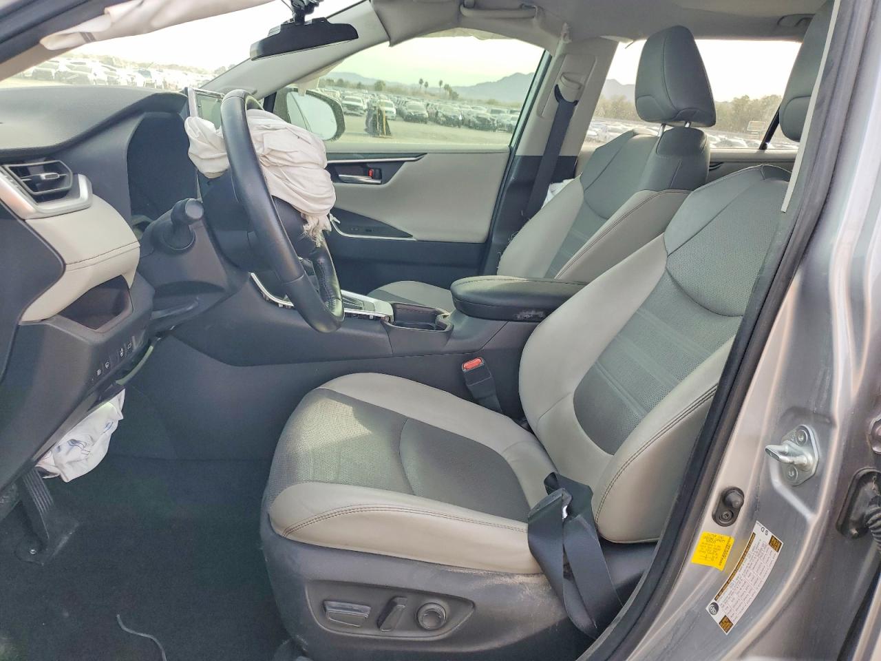 2019 TOYOTA RAV4 LIMITED photo 7