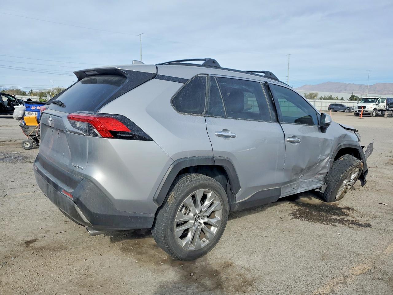 2019 TOYOTA RAV4 LIMITED photo 3
