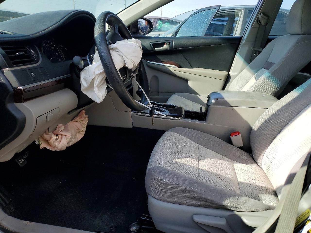 2014 TOYOTA CAMRY LE photo 7