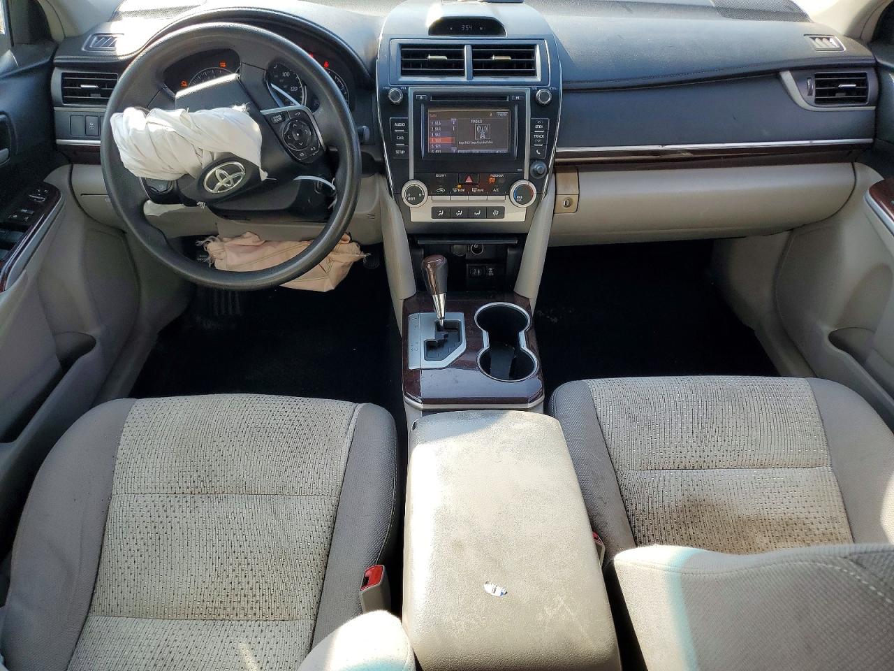 2014 TOYOTA CAMRY LE photo 8