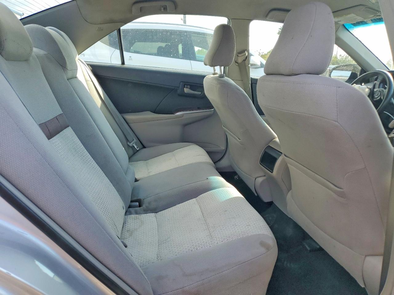 2014 TOYOTA CAMRY LE photo 10