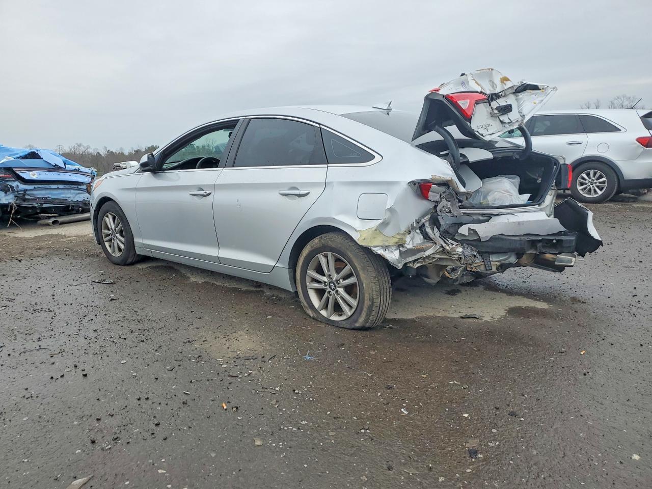 2016 HYUNDAI SONATA BASE photo 2