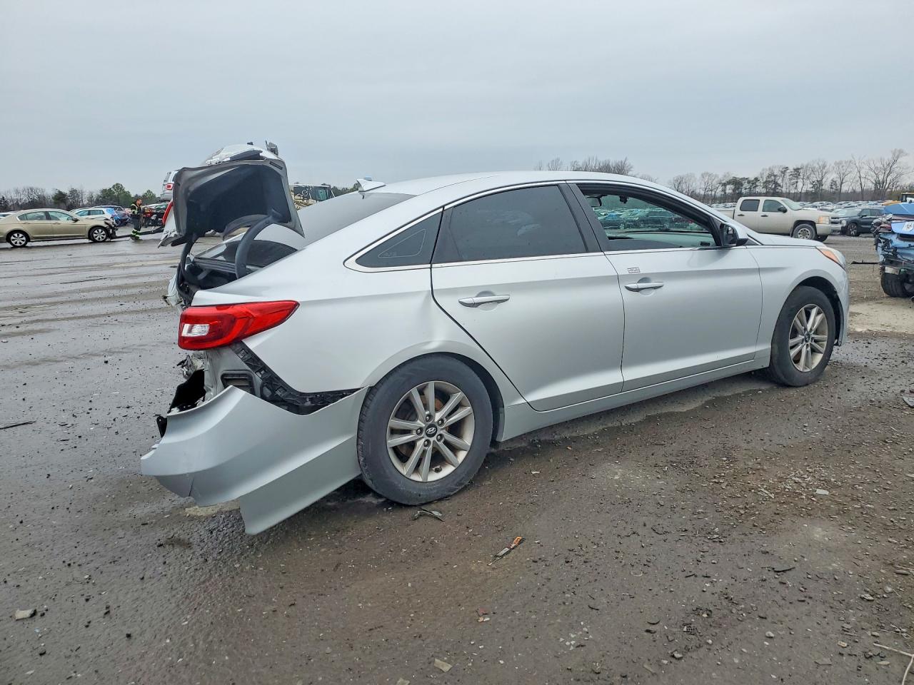 2016 HYUNDAI SONATA BASE photo 3
